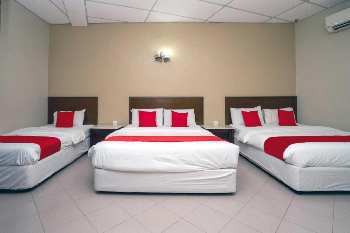 De Clinique Hotel Kampong Pasir Bogak Extérieur photo