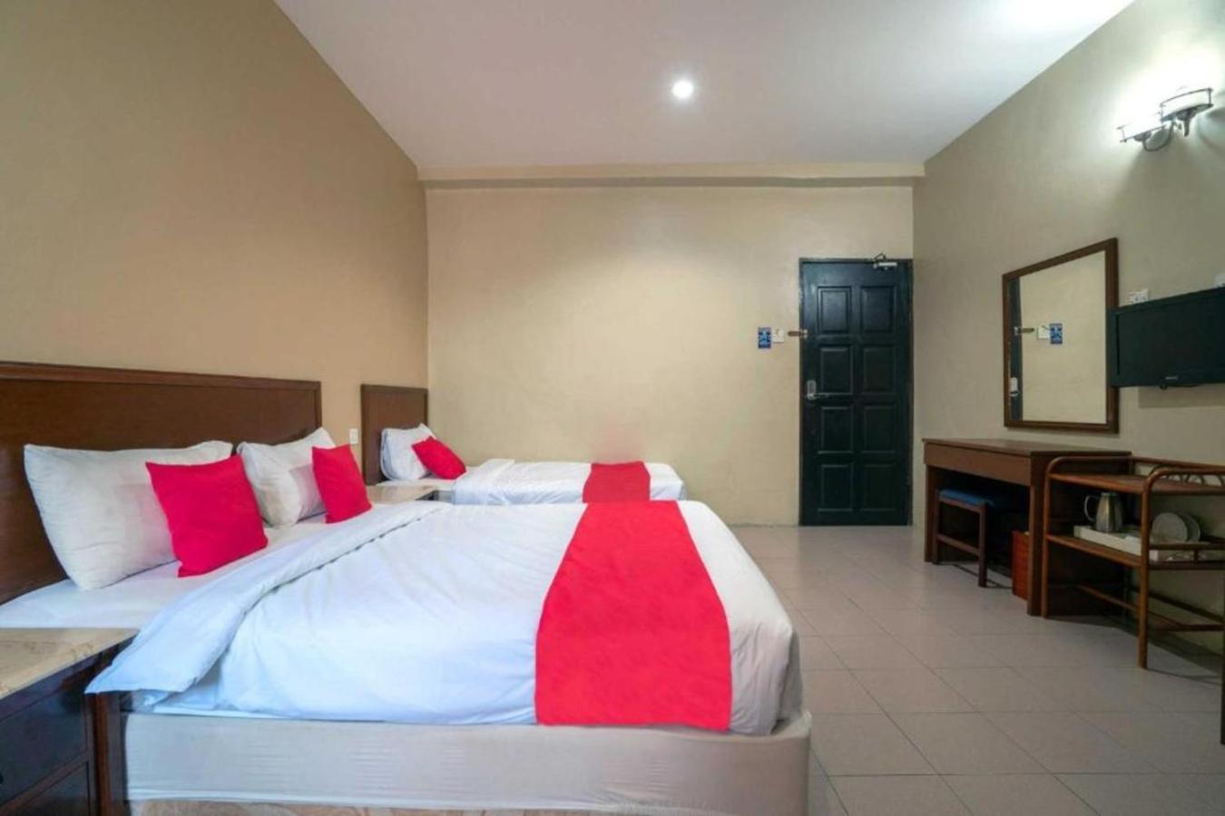 De Clinique Hotel Kampong Pasir Bogak Extérieur photo